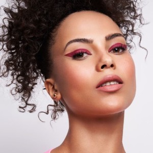 Delineador Líquido Camila Loures Rosa Versão Vult